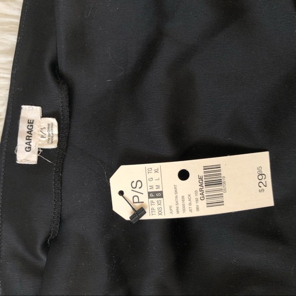 !SOLD! Garage Satin Mini Skirt - Picture 3 of 3